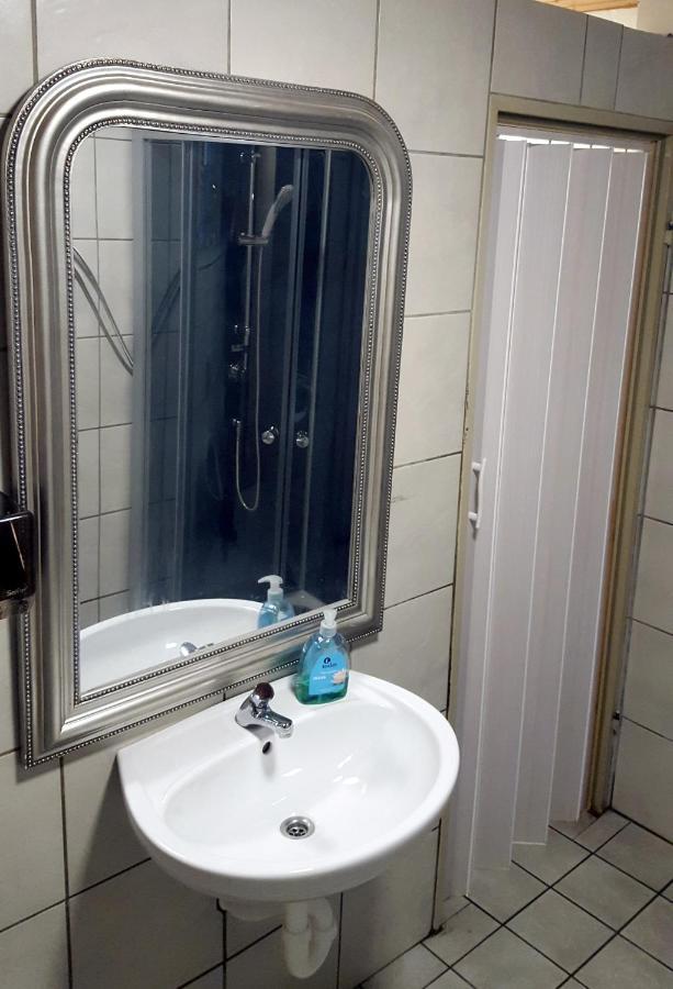 Apartment Gaestezimmer I Neo1 Staufenberg (Lower-Saxony)